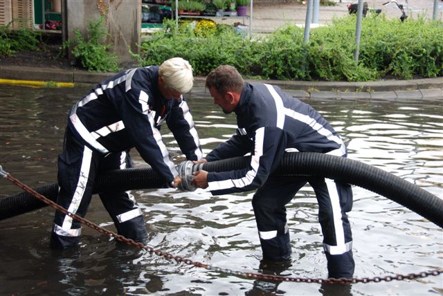 2008/233/20080807 018 Wateroverlast Pa Verkuyllaan.jpg